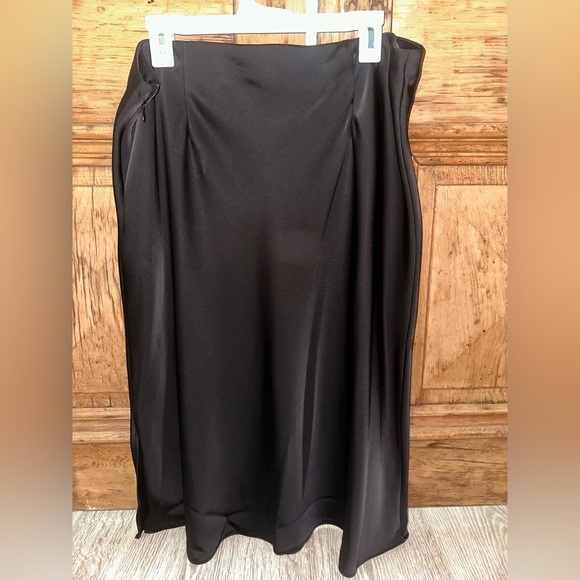 Black Silk Midi Skirt - Picture 2 of 4